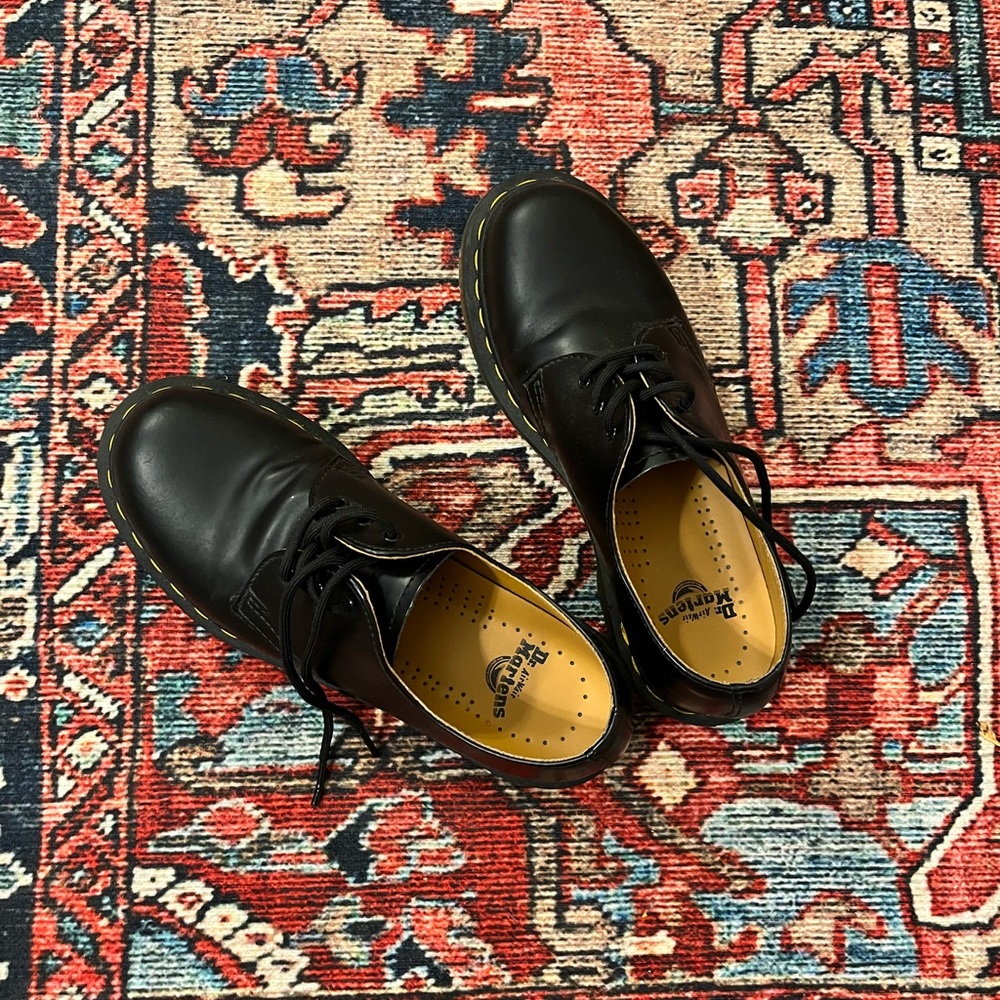 Dr. Marten’s classic Oxford